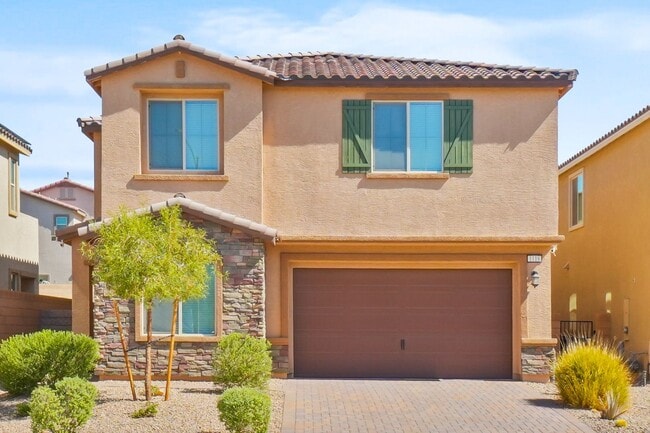 Building Photo - Stunning 4 Bedroom Home with Downstairs Room!
