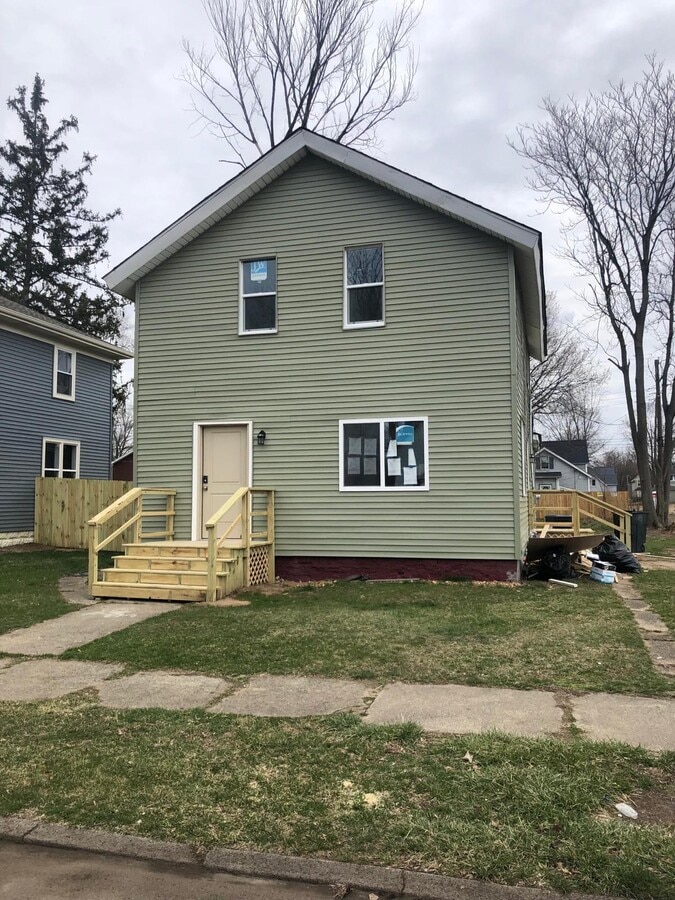Photo - 820 Sherman Ave House