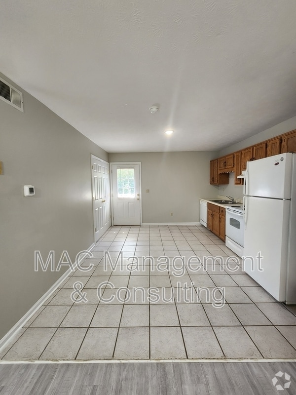 Building Photo - 978 N Franklin Ave Unit Apt. 5