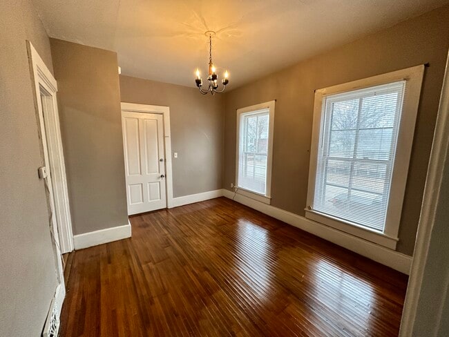 Building Photo - 922 N 8th St Unit Apt 2