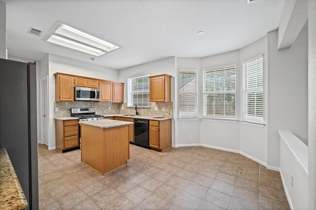 Photo - 7 Grey Birch Pl