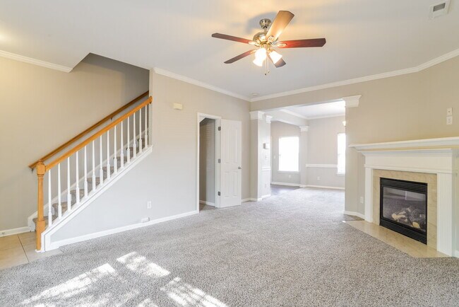 Photo - 1733 Larne Cir