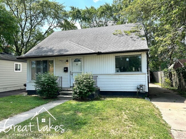 Building Photo - Stunning 3 Bedroom 1 Bathroom now availabl... Rental