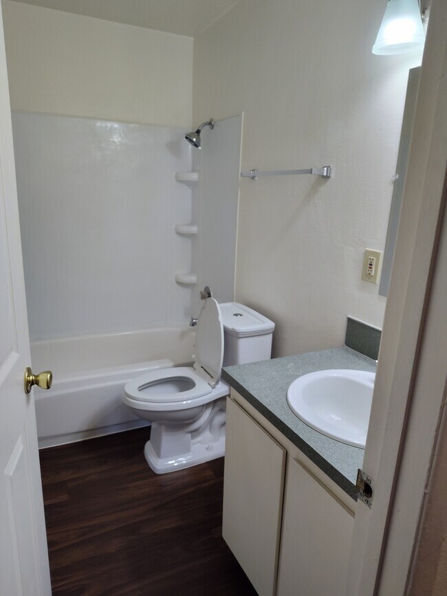 Oak Manor Apartments