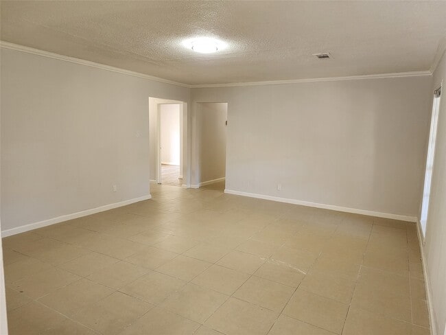 Photo - 8531 Hiawatha Dr