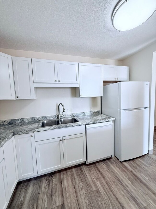 Photo - Baypoint Shoreline