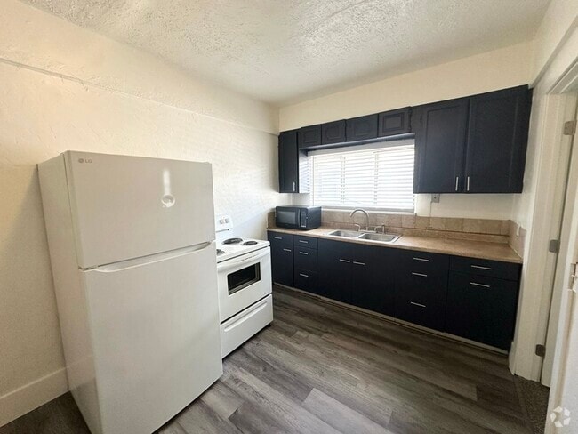 Building Photo - 3062 Adams Ave Rental