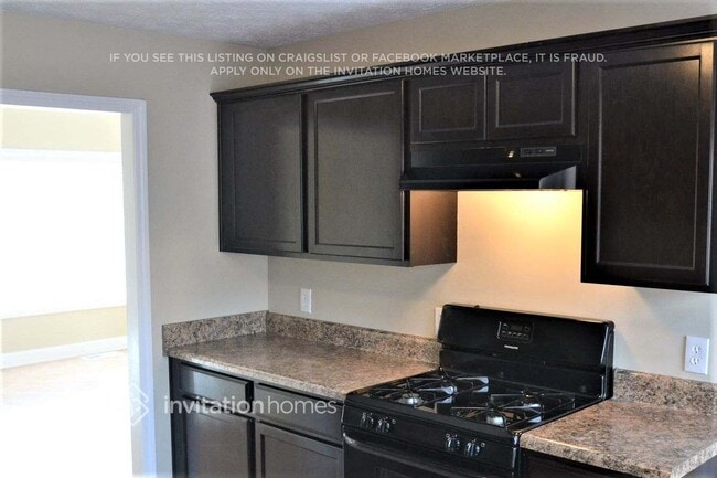 Photo - 802 Grindstone Pl SW