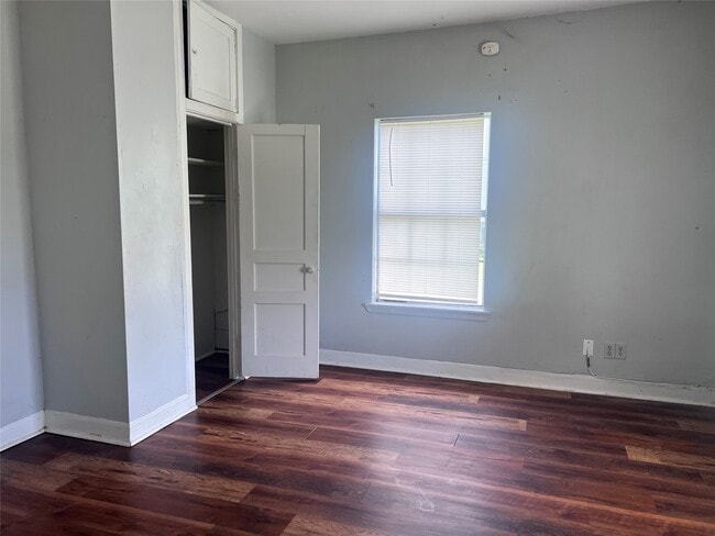 Photo - 613 Harrison Ln