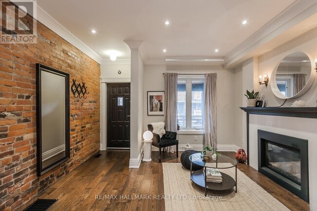 Photo - 281 Symington Ave