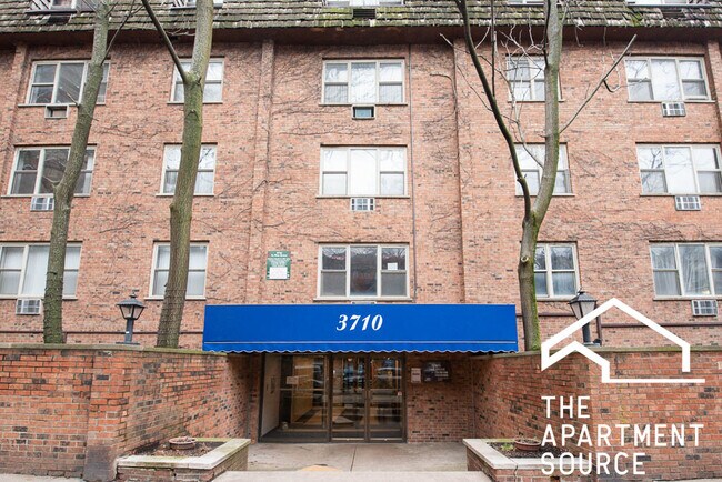 Photo - 3710 N Pine Grove Ave Unit 304