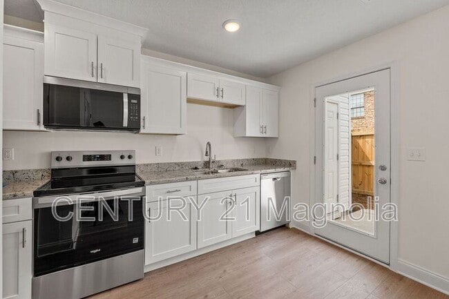 Photo - 2219 Archer Ln