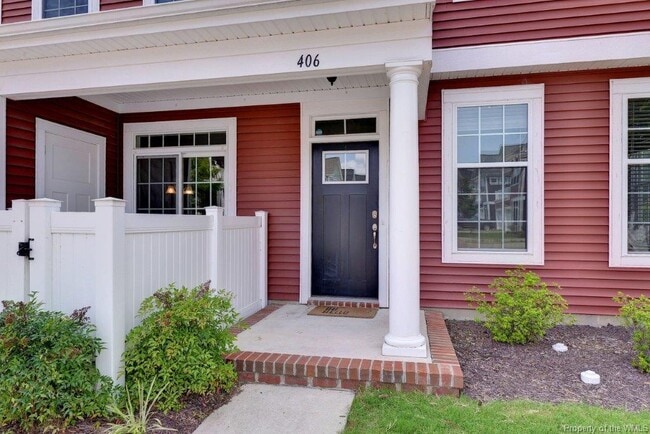 406 Promenade Ln