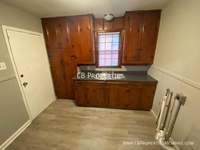 Photo - 3158 Hoskins Rd