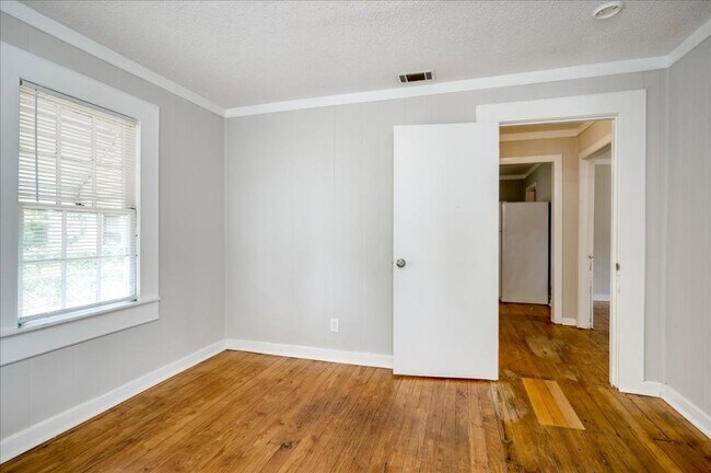 Photo - 1740 Starnes St