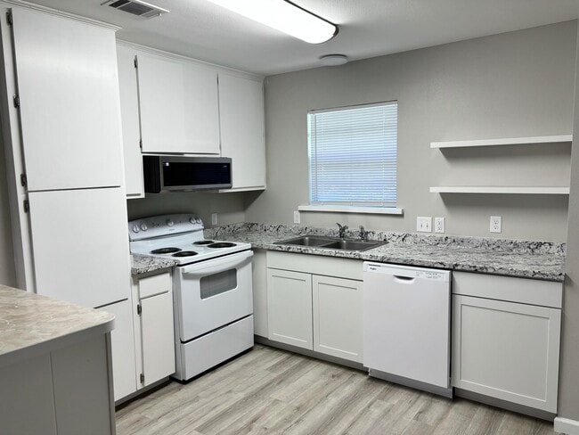 Photo - 340 Calhoun Ave