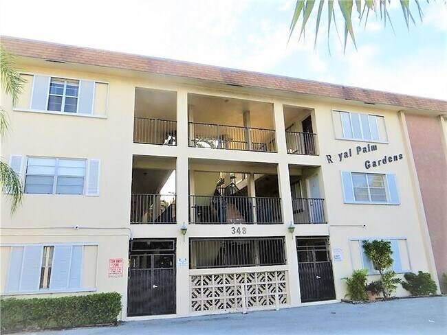 Building Photo - 348 S Federal Hwy Unit 19