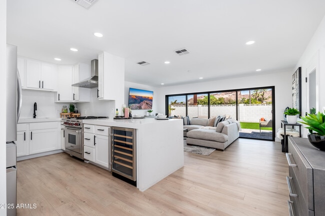 Photo - 4464 E Campbell Ave