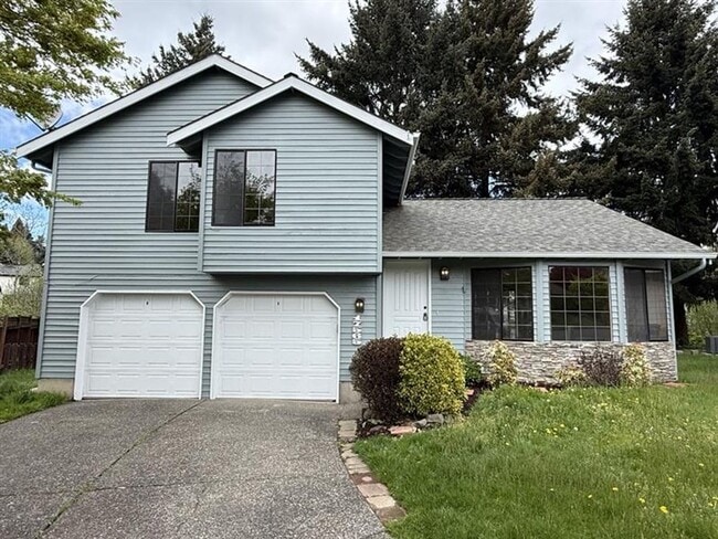 Building Photo - 17565 NW Woodmere Ct