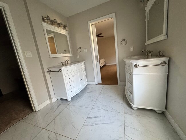 Photo - 104 Hamlin Dr