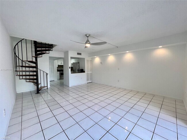 Photo - 2 br, 2.5 bath House - 3234 W Trade Ave # I4