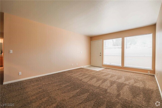 Building Photo - 683 Oakmont Ave Unit 3505 Rental
