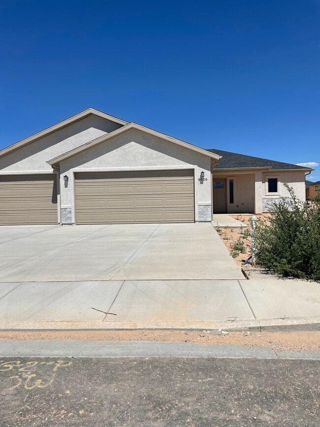 Brand New Single level - 4406 W 275 N Casa