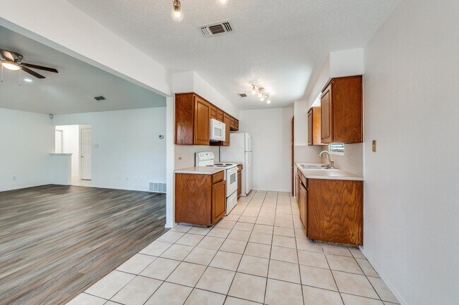 Photo - 6610 Darcy Ln