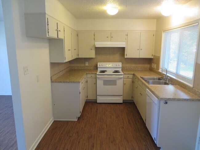 Photo - 2 bed 1 bath Duplex in Georgetown Unit B