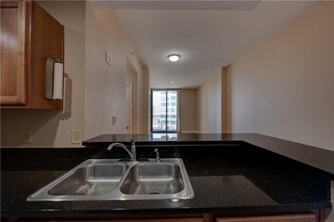 Photo - 3040 Peachtree Rd