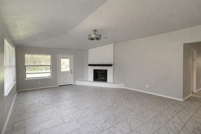 Photo - 408 Sage Boot Dr