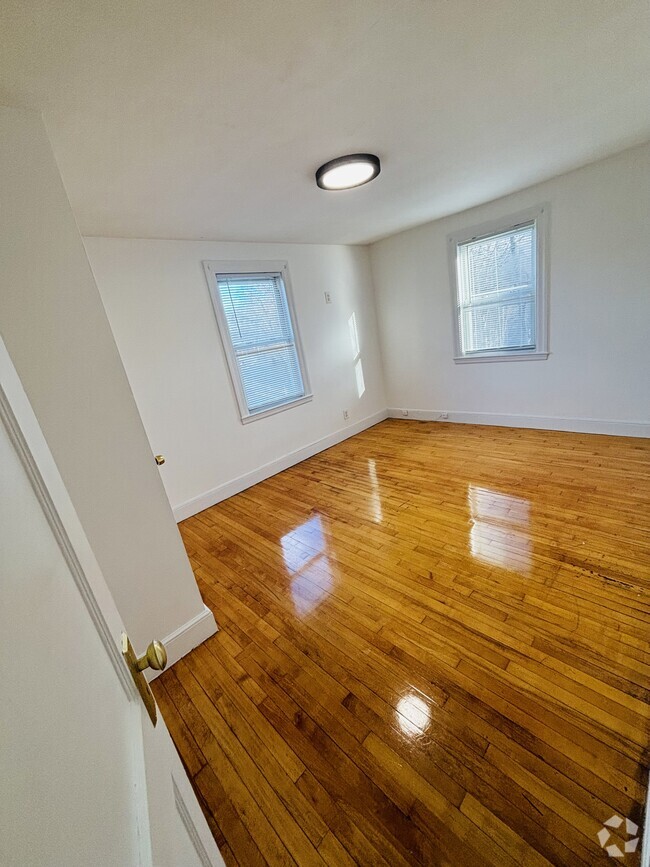 Building Photo - 401 River St Unit 401 River st #2  Boston M Rental