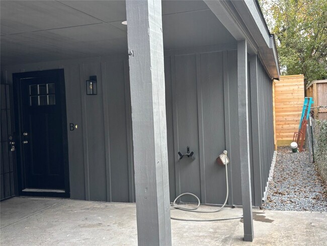 Photo - 430 Hutcheson St