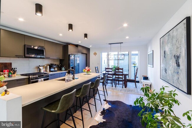 Photo - 1705 Annin St