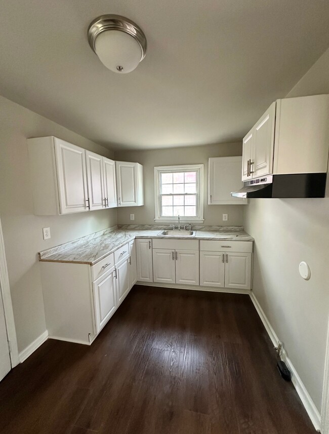 Photo - 424 34th Ave W