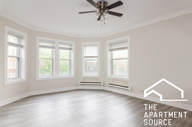 Photo - 1425 W Hutchinson St Unit 1