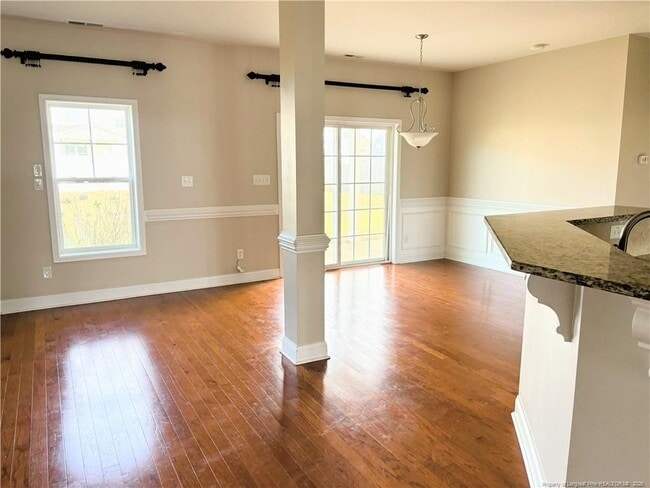 Photo - 951 Ronald Reagan Drive