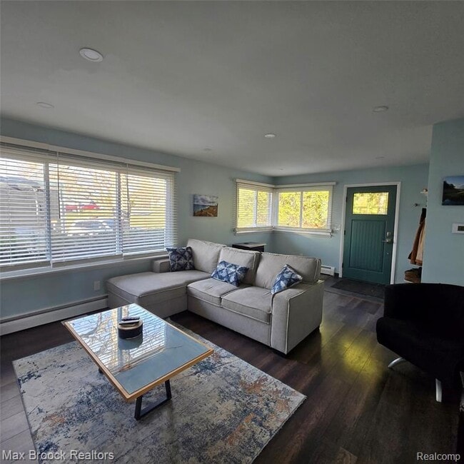 Photo - 805 S Winding Dr