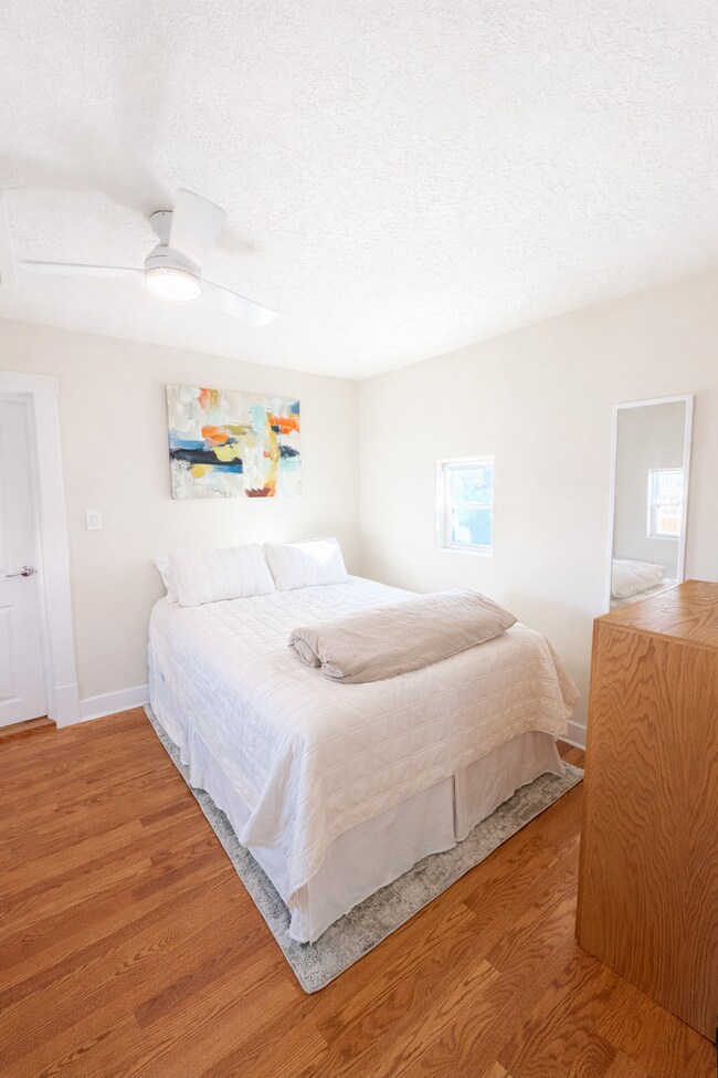 Photo - 2-722 Broadway Blvd SE