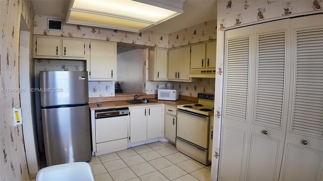 Photo - 7220 Lake Cir Dr Unit 203