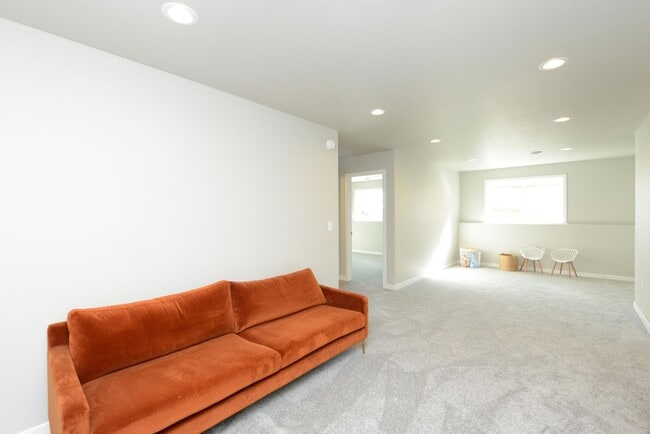 Photo - 1265 Jill Dr W