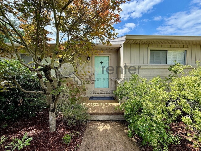 Photo - 1406 Highland Way