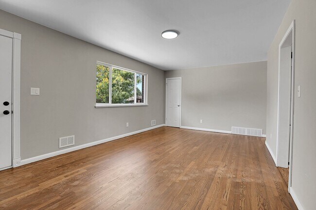 Photo - 5 bedroom, 2 bath home in Golden