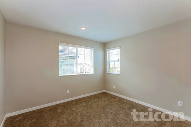 Photo - 31597 Dwight Dr