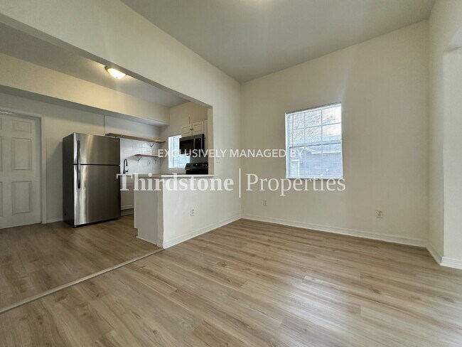 Photo - 672 Chestnut St