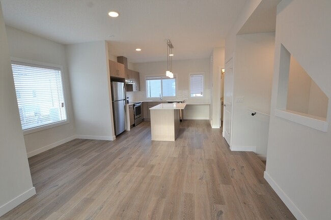 Photo - 787-787 Lewis Greens Dr NW Unité 3