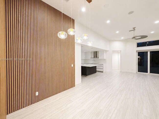 2616 Oakbrook Ct