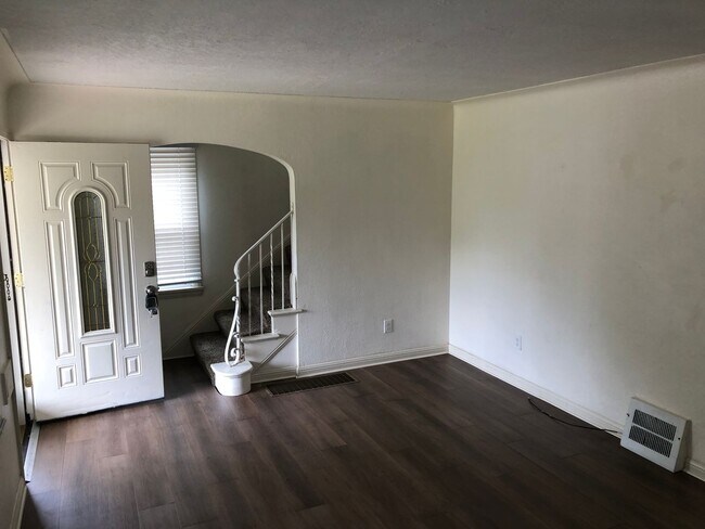 Photo - Three Bedroom House for rent