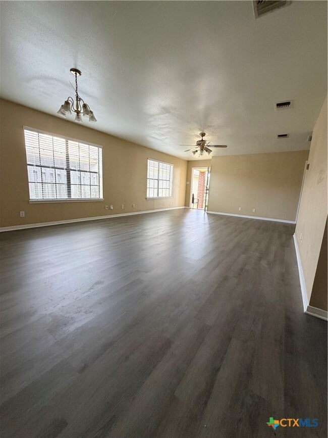 Photo - 113 Stonewood Pl