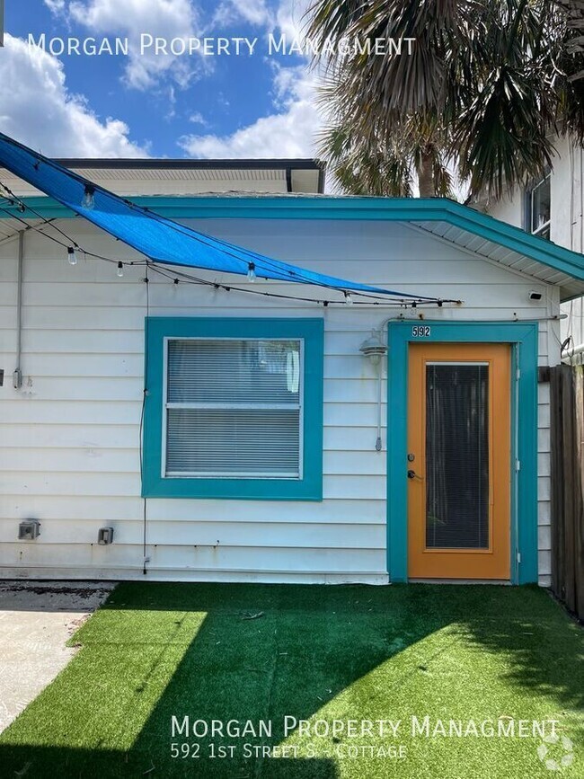 Building Photo - 592 1st St S Unit Cottage Rental